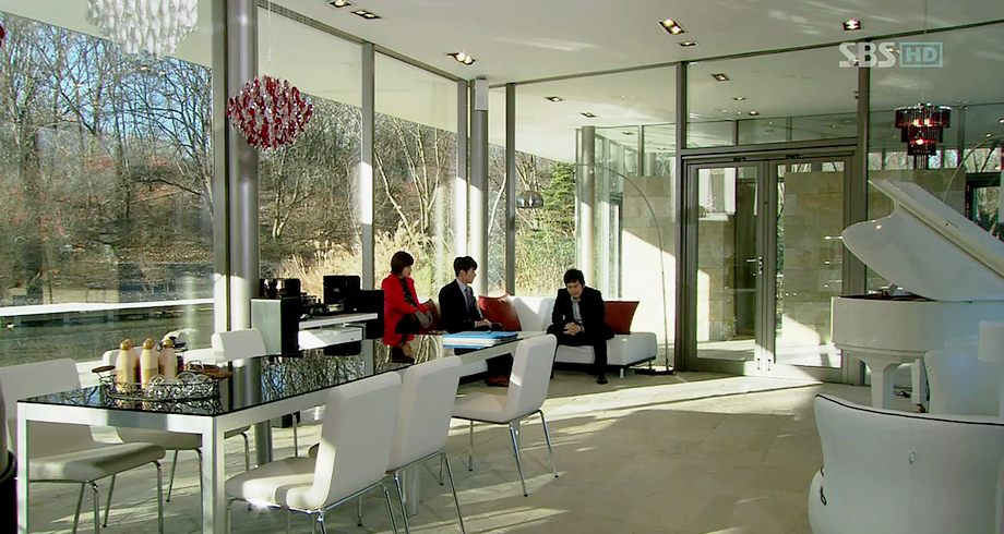 The Staff House of MaiimVisionVillage